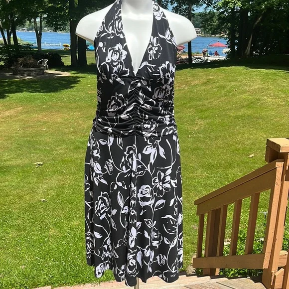 White House Black Market | Dresses | Whbm Floral Halter Dress L | Poshmark